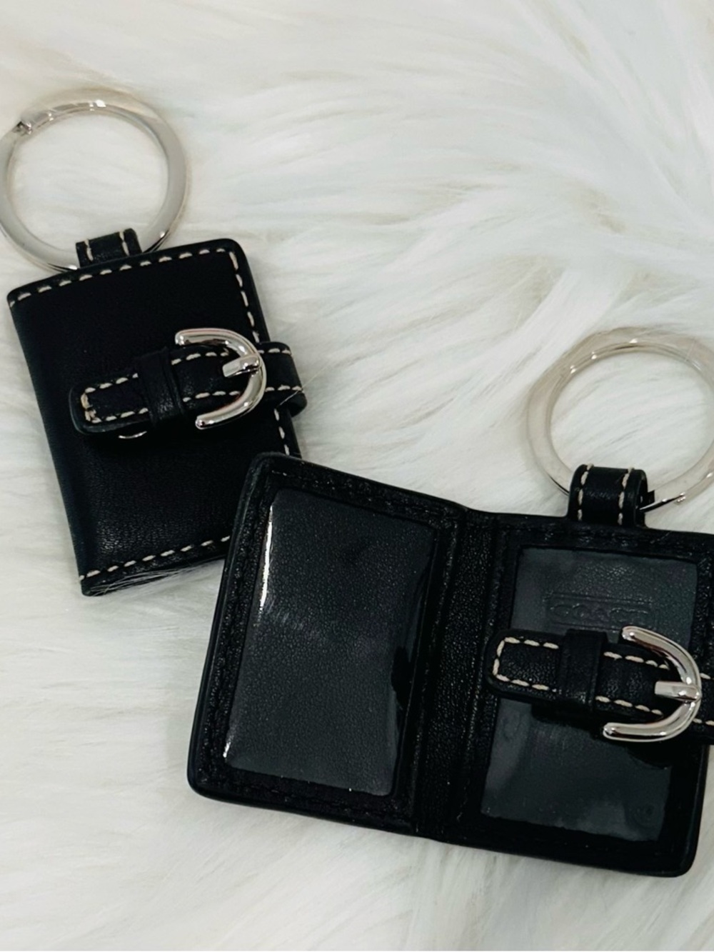 🖤✨🆕 COACH BLACK LEATHER PHOTO FRAME KEYCHAIN AUTH RARE VINTAGE W DUSTBAG/BOX - Picture 2 of 6